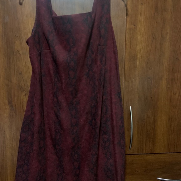 Burgundy dress - Picture 1 of 2